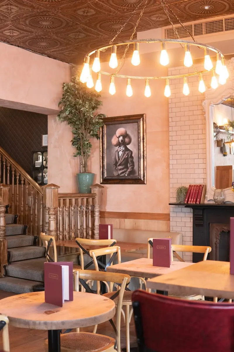 The Hayden Pub & Rooms