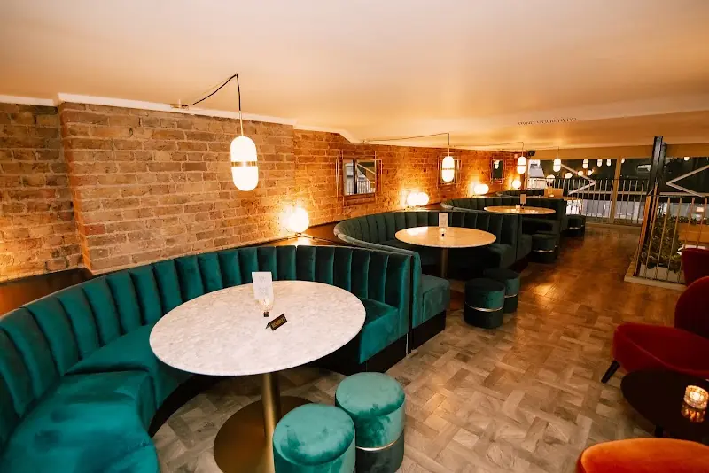 Pavona Bar & Restaurant