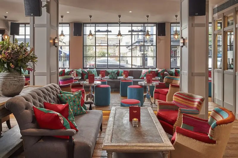 Archer Street SW11