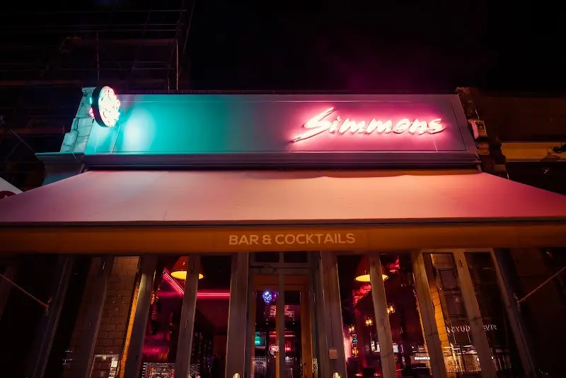 Simmons Bar