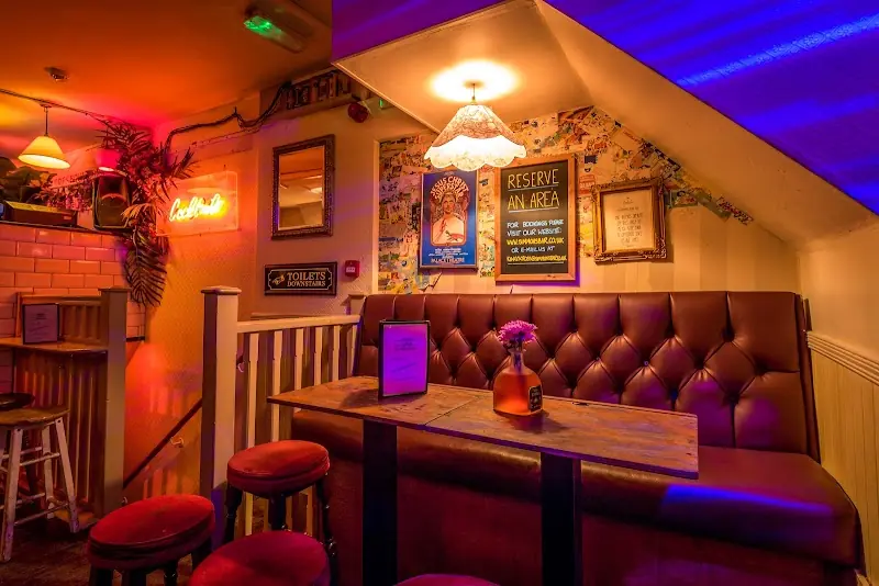 Simmons Bar | Kings Cross