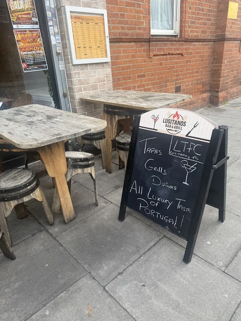 Lusitanos Bar & Grill