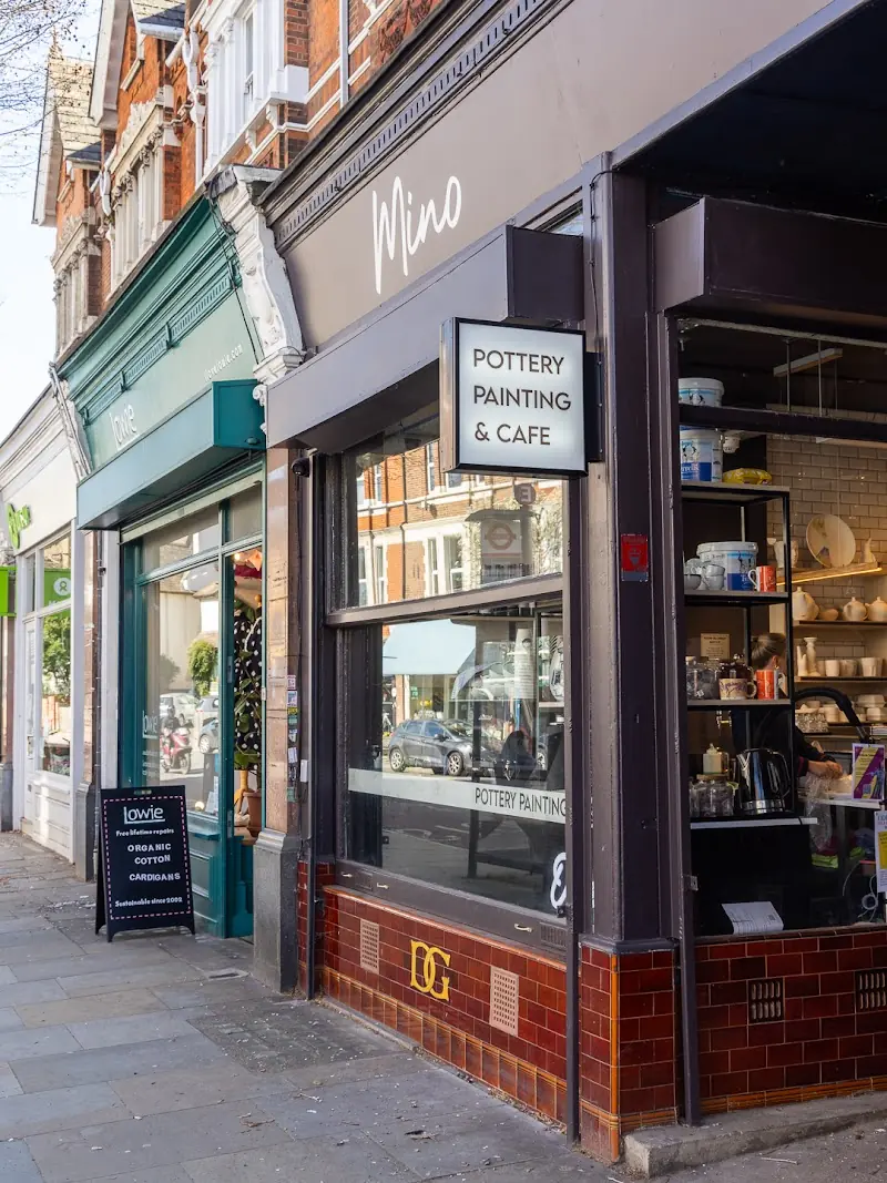 Mino Pottery Painting & Cafe
